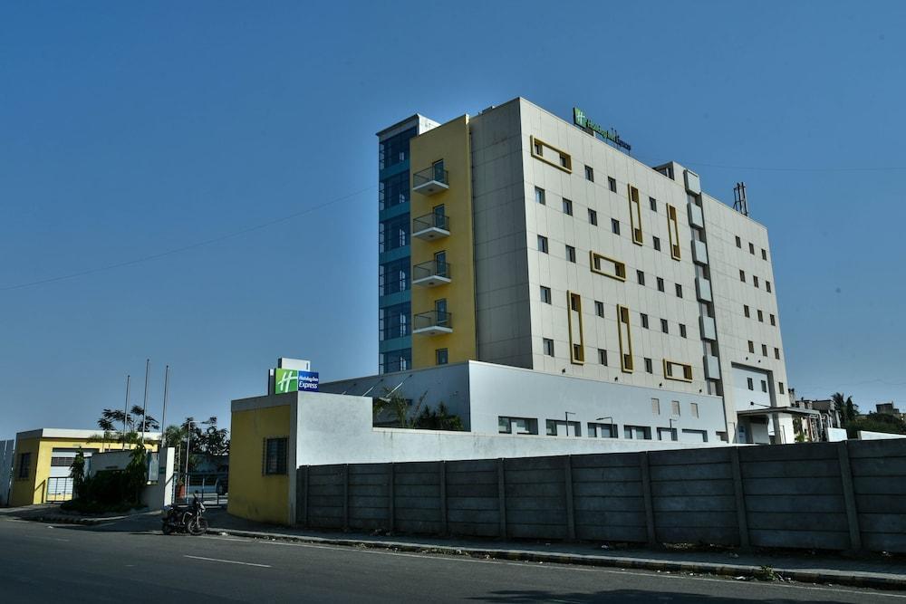 Holiday Inn Express Nashik Indira Nagar, An Ihg Hotel Exterior foto