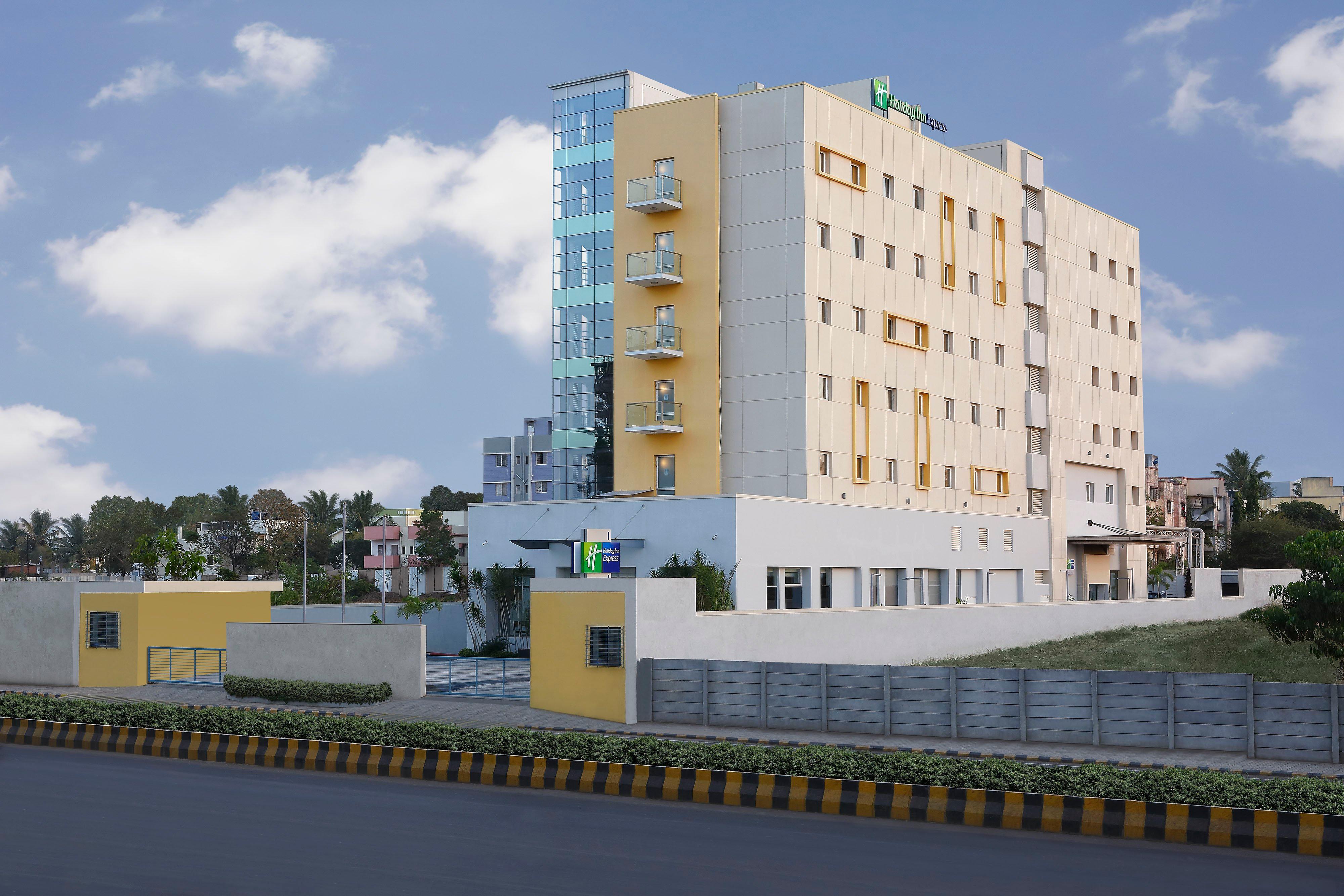 Holiday Inn Express Nashik Indira Nagar, An Ihg Hotel Exterior foto